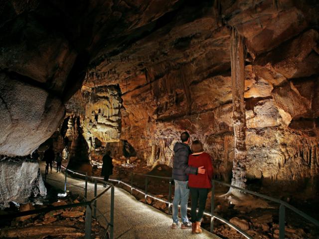 Grotte des Carbonnieres © Laugery