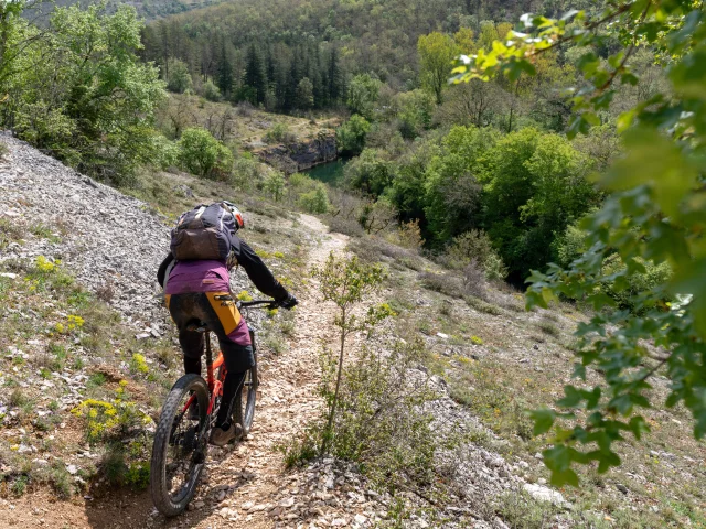 J1. Gourdon Martel 72dpi 6©g.condat Lot Tourisme