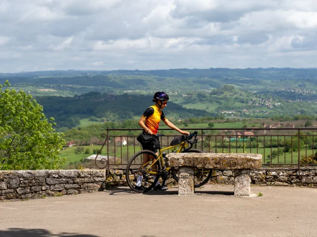 Cycliste à Loubressac