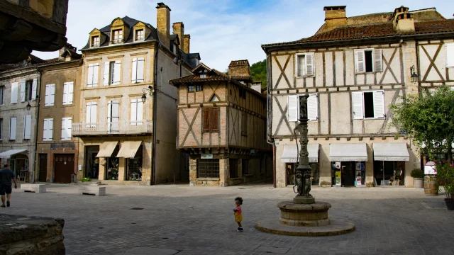 Place du Mercadial à Saint-Céré