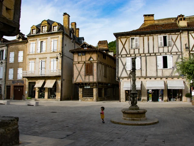 Place du Mercadial à Saint-Céré